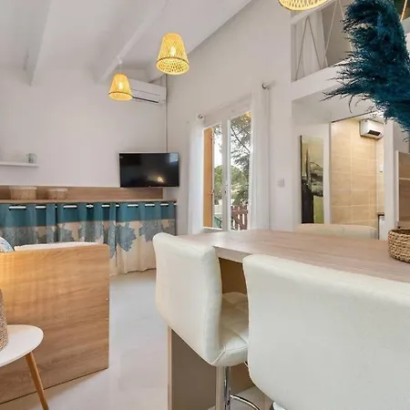 Pinede Proche Village Naturiste Apartment